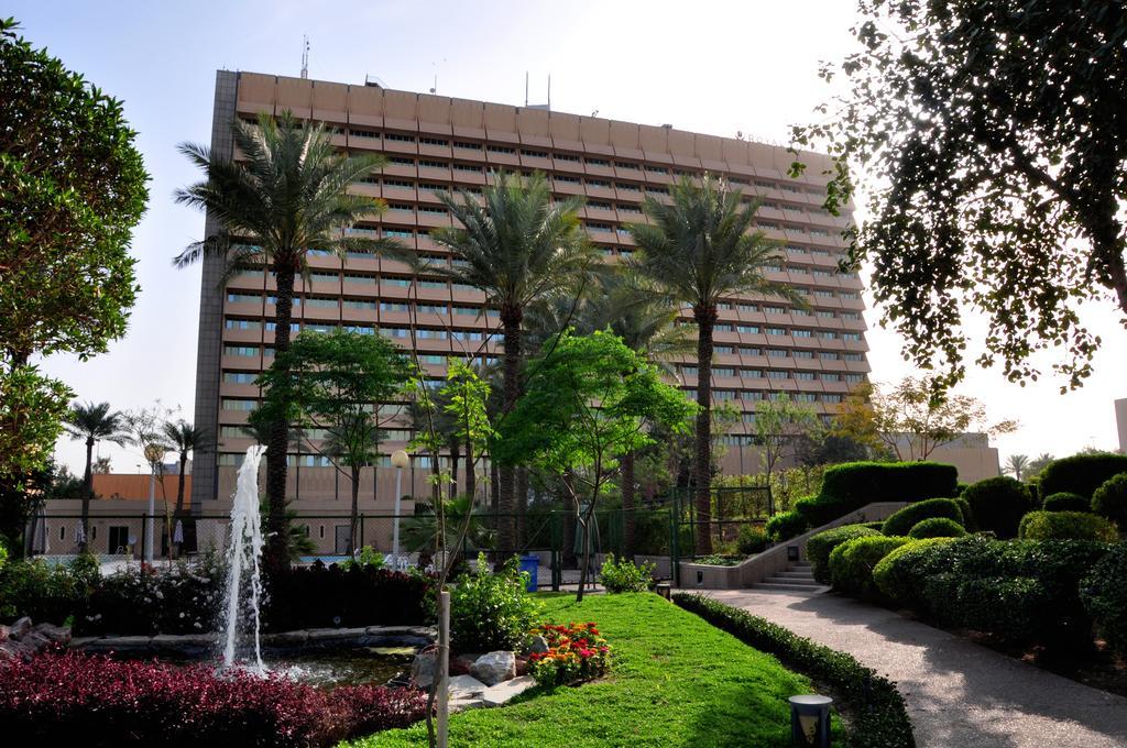 Royal Tulip Alrasheed Hotel Багдад Экстерьер фото