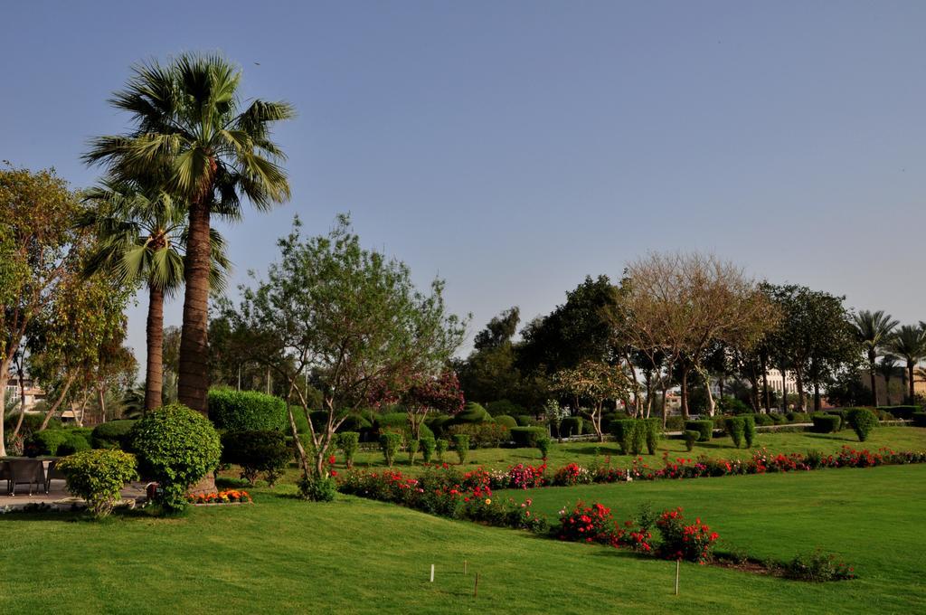 Royal Tulip Alrasheed Hotel Багдад Экстерьер фото
