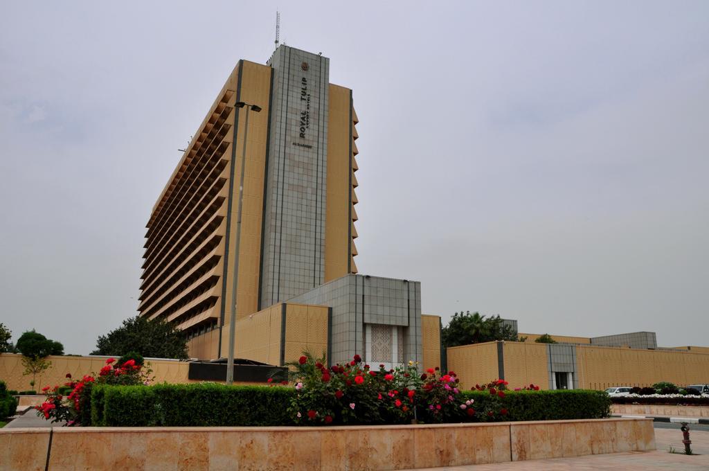 Royal Tulip Alrasheed Hotel Багдад Экстерьер фото