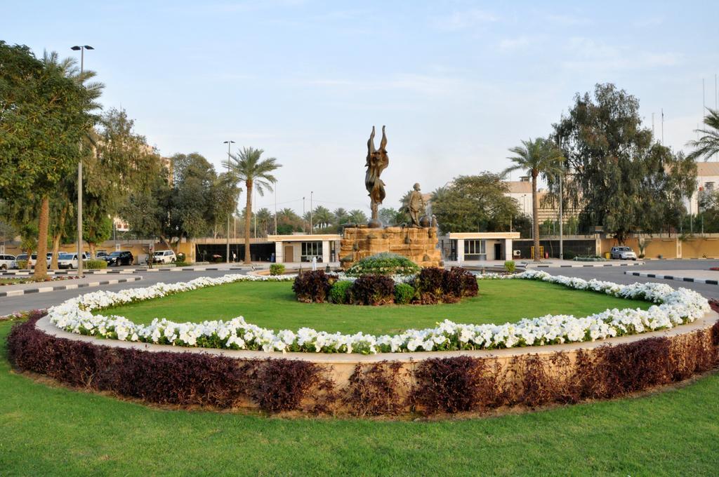 Royal Tulip Alrasheed Hotel Багдад Экстерьер фото