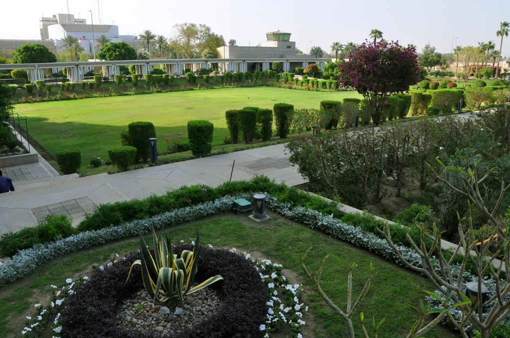 Royal Tulip Alrasheed Hotel Багдад Экстерьер фото