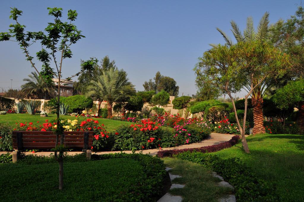 Royal Tulip Alrasheed Hotel Багдад Экстерьер фото
