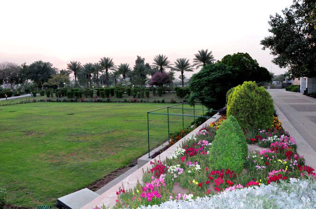 Royal Tulip Alrasheed Hotel Багдад Экстерьер фото