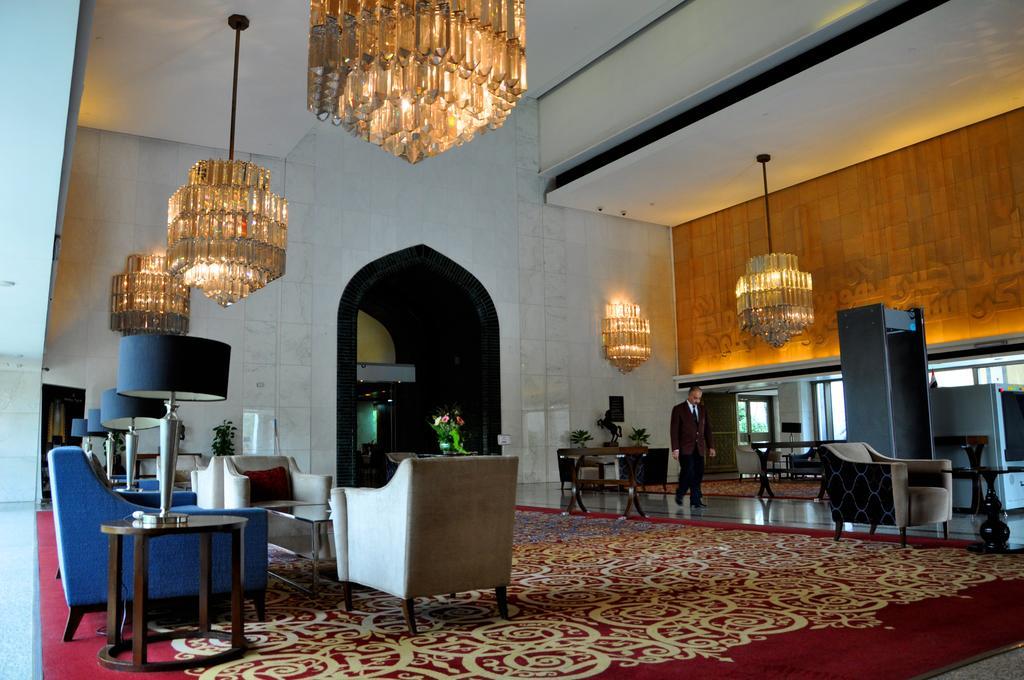 Royal Tulip Alrasheed Hotel Багдад Экстерьер фото