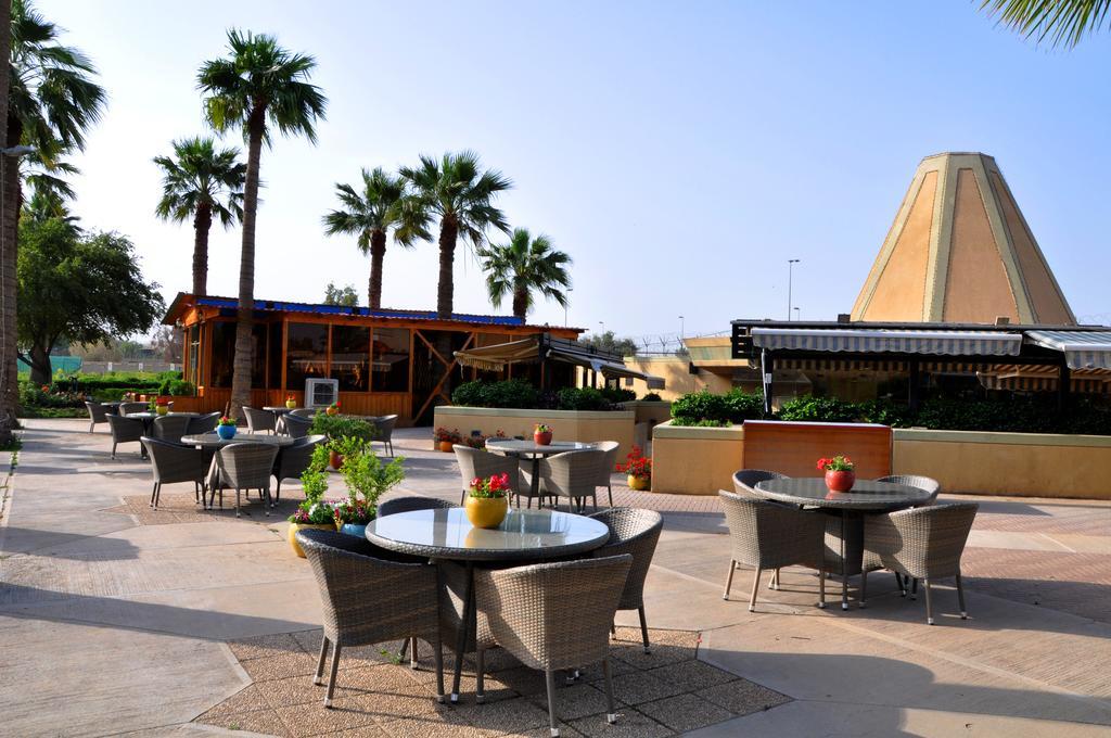 Royal Tulip Alrasheed Hotel Багдад Экстерьер фото
