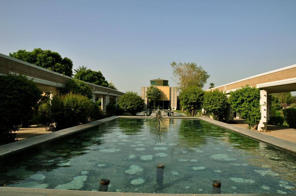Royal Tulip Alrasheed Hotel Багдад Экстерьер фото